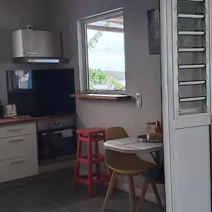 Appartement Beau F2 Classé, Vue Mer, Spa, Jardin, Parking Et Deck Privatifs - Piscine Partagée, Le Robert